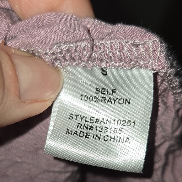 Altar'd State Dusty Purple V-Neck Flutter Sleeve Top Size Small - Picture 4 of 4